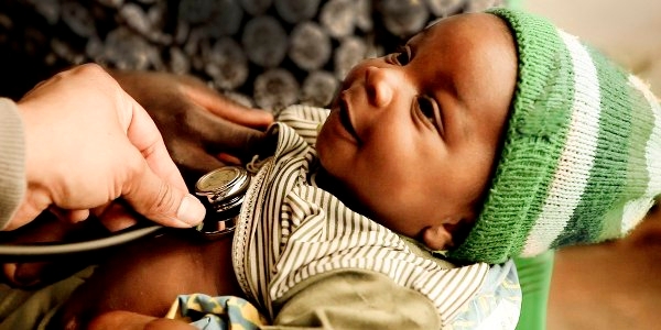 The heartbeat of an infant being recorded at the Dowa hospital in Malawi. Photo Credit: Lawrence Chen/Premiumaid Foundation 2012.