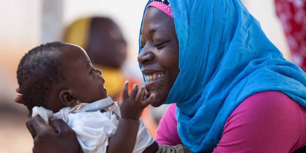 Mothers whose babies were born prematurely and who successfully went through Kangaroo Mother Care at the Mtwara District Hospital in Tanzania. Photo Credit: Jordi Matas/Premiumaid Foundation 2013.