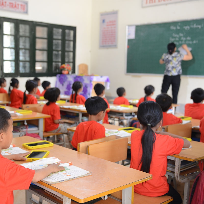 In Vietnam, students learn using an educational app to read Vietnamese books. 